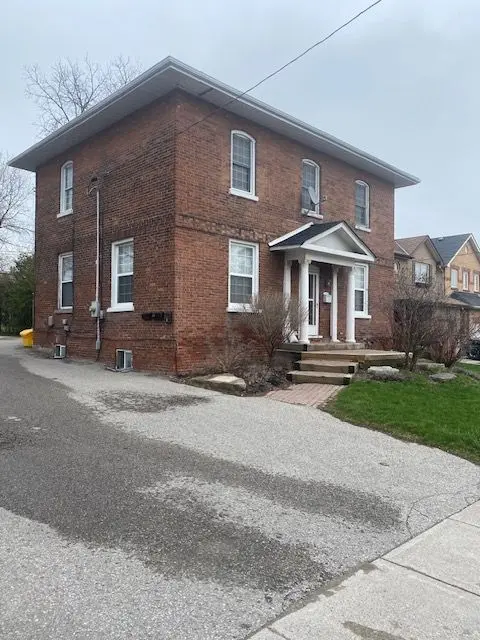 102 Queen ST, Clarington, ON L1C 1M6