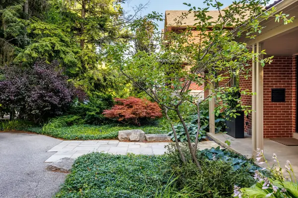 238 Mill ST, Richmond Hill, ON L4C 4B3