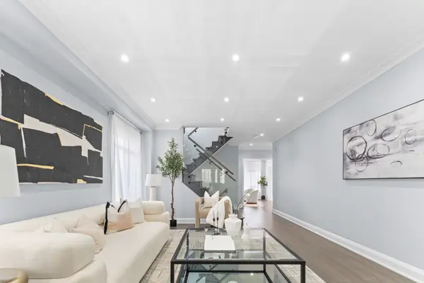 73 Crowther DR, Newmarket, ON L3X 3G4