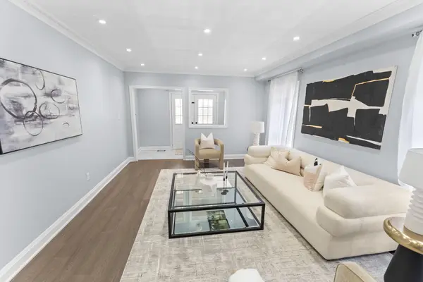 73 Crowther DR, Newmarket, ON L3X 3G4