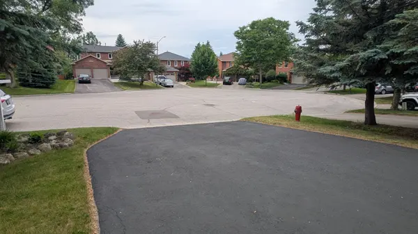 74 Attridge DR, Aurora, ON L4G 6J4