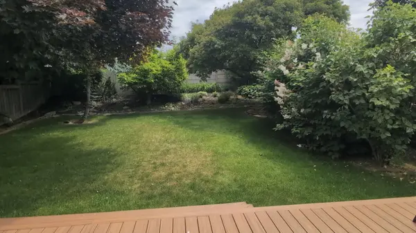 74 Attridge DR, Aurora, ON L4G 6J4