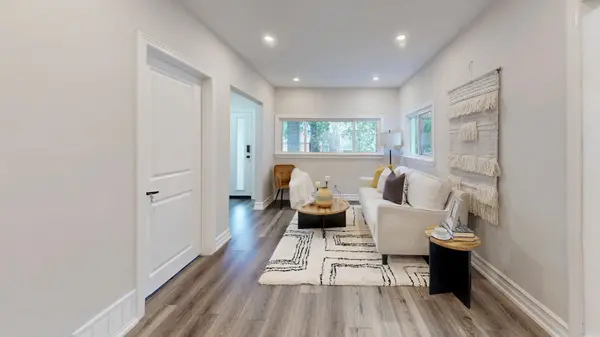 54 Vincent ST, Newmarket, ON L3Y 4G5