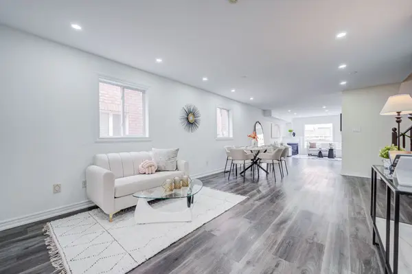 76 Derrywood DR, Vaughan, ON L4K 5H6