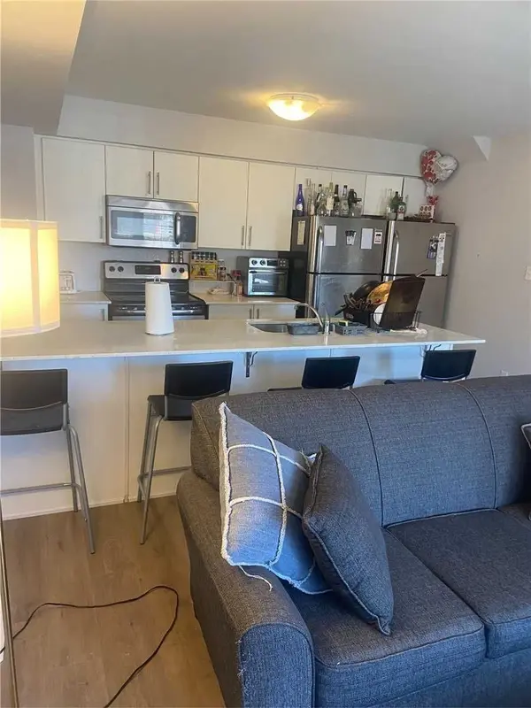 246 Penetanguishene RD #9, Barrie, ON L4M 7C2