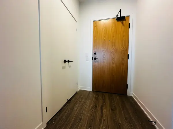 2495 Eglinton AVE W #707, Mississauga, ON L5M 2T2