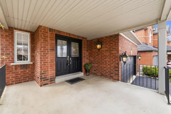 93 Dewar CT, Milton, ON L9T 5N8