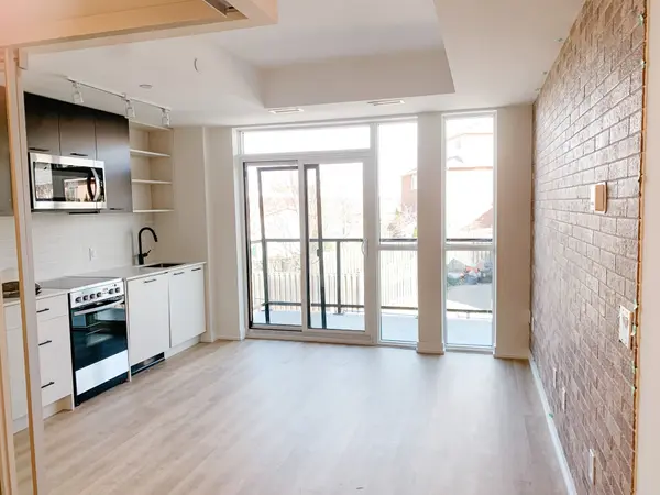 2300 St. Clair AVE W #214, Toronto W02, ON M4V 0A2