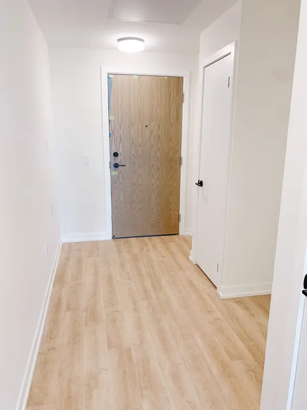 2300 St. Clair AVE W #214, Toronto W02, ON M4V 0A2