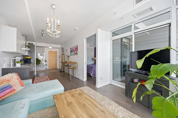 36 Howard Park AVE #510, Toronto W01, ON M6R 0A5