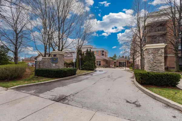 100 Burloak DR #2214, Burlington, ON L7L 6P6