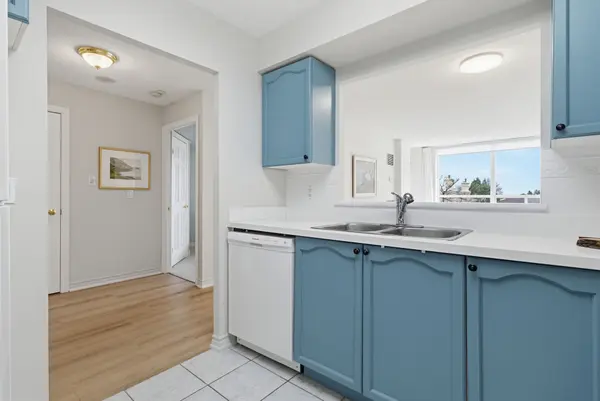 100 Burloak DR #2214, Burlington, ON L7L 6P6