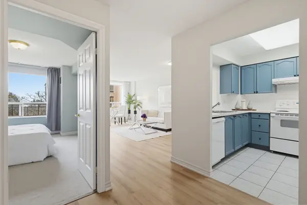 100 Burloak DR #2214, Burlington, ON L7L 6P6