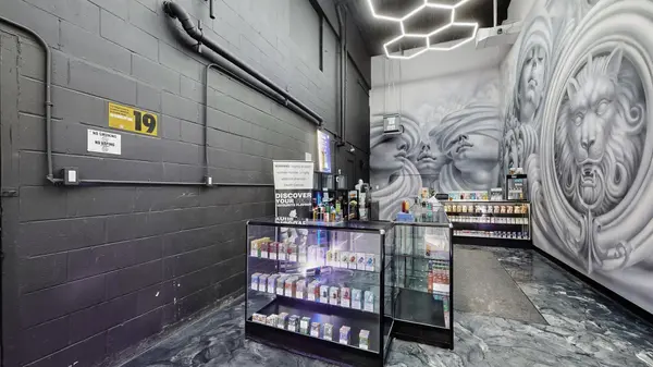 5455 Steeles AVE W, Toronto W05, ON M9L 1S7