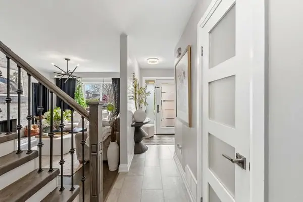 4270 Jefton CRES, Mississauga, ON L5L 1Z3