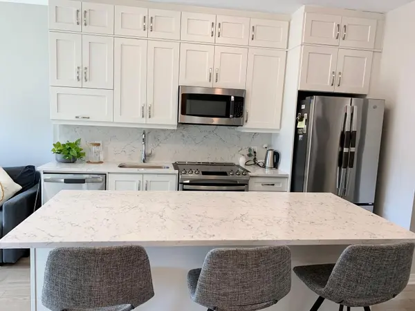 102 Grovewood Common CIR #503, Oakville, ON L6H 0X2