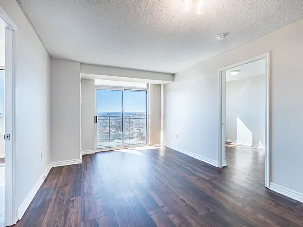 55 Strathaven DR #1210, Mississauga, ON L5R 4G9