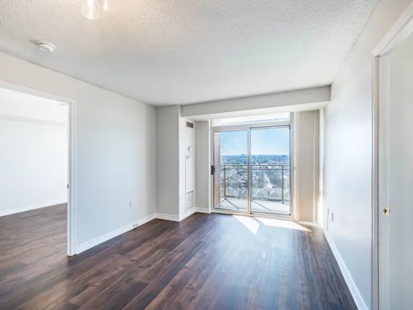 55 Strathaven DR #1210, Mississauga, ON L5R 4G9