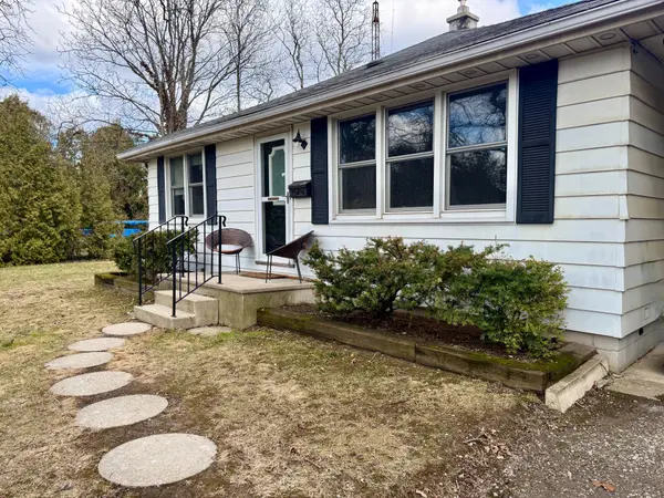 879 West 5th ST, Hamilton, ON L9C 5R4