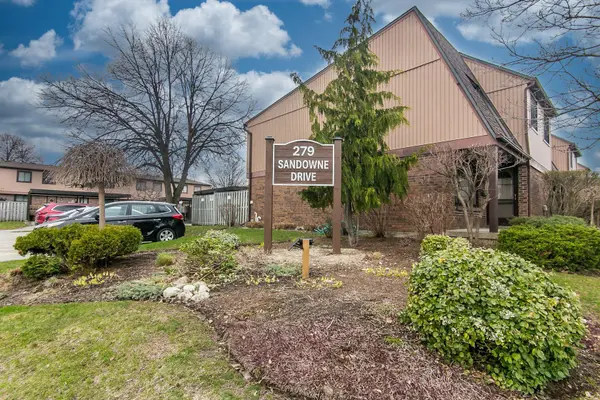 279 Sandowne DR #7, Waterloo, ON N2K 2C1