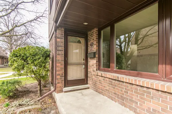 279 Sandowne DR #7, Waterloo, ON N2K 2C1