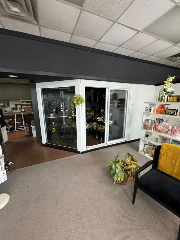 1400 Bank ST, Billings Bridge - Riverside Park And Area, ON K1H 7Y9