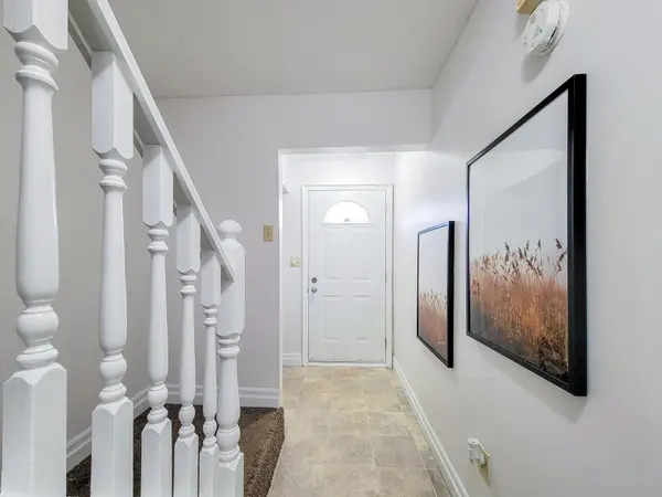 56 Harris AVE #B, Brantford, ON N3R 2E9