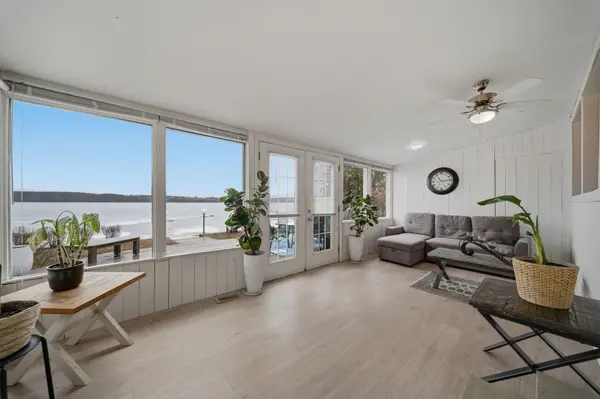 15 Neely ST, Kanata, ON K0A 1T0