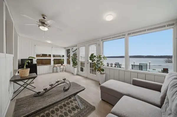 15 Neely ST, Kanata, ON K0A 1T0