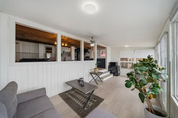 15 Neely ST, Kanata, ON K0A 1T0