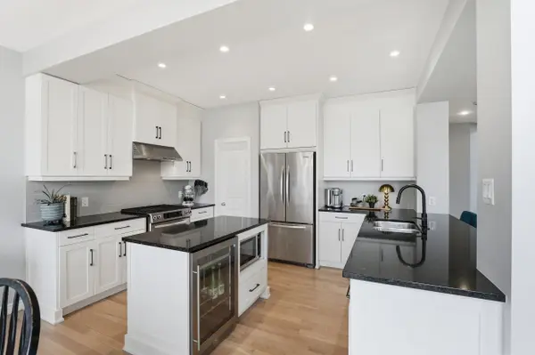 216 Balikun HTS, Kanata, ON K2V 0A6