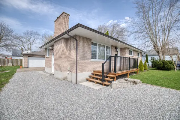 25 Rice RD, Welland, ON L3C 2V4