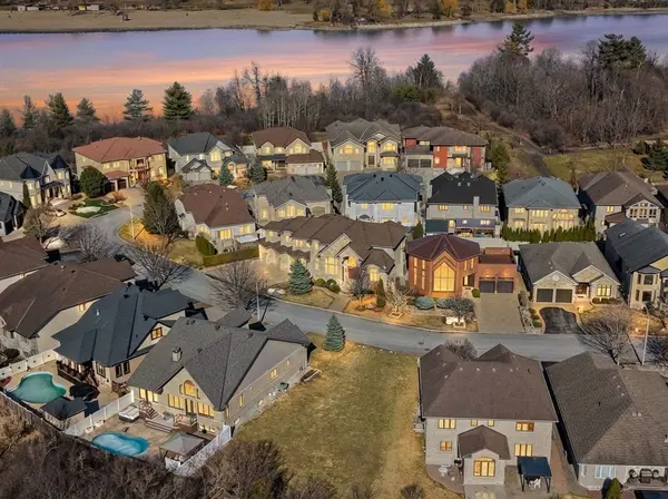 453 Rahul CRES, Mooneys Bay - Carleton Heights And Area, ON K2C 4H8