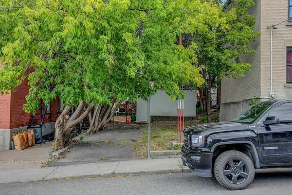 133 Eccles ST, West Centre Town, ON K1R 6S7