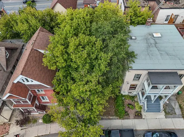 133 Eccles ST, West Centre Town, ON K1R 6S7