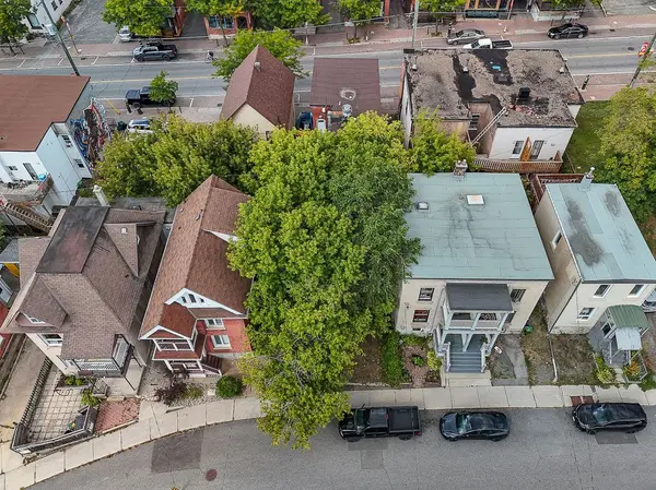 133 Eccles ST, West Centre Town, ON K1R 6S7