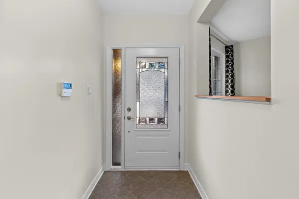 42 Nortoba CRES, Kanata, ON K2T 1H5