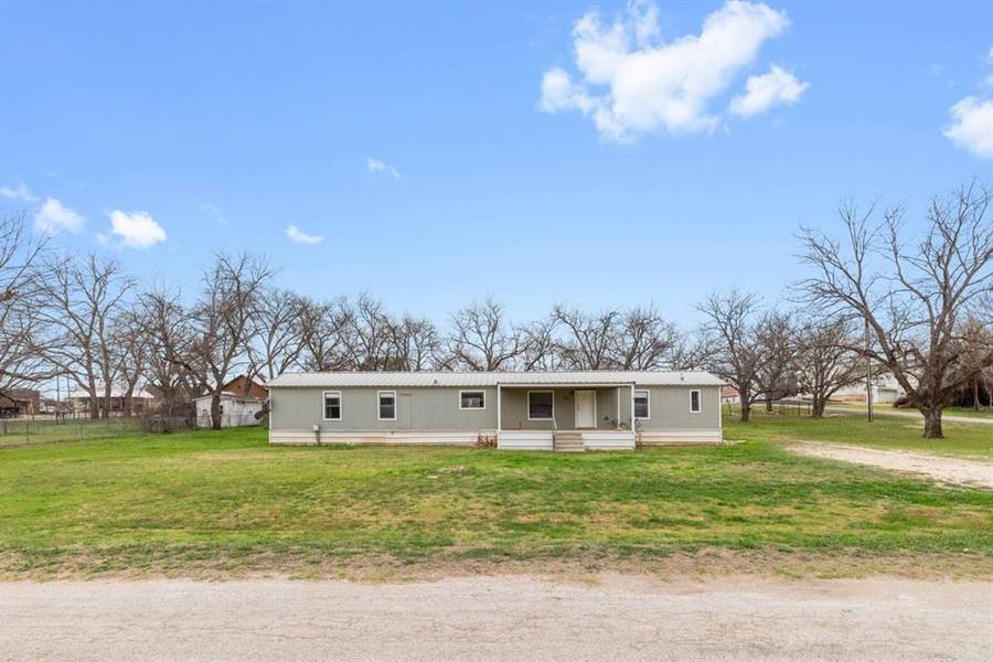 608 4th Street, Blanket, TX 76432