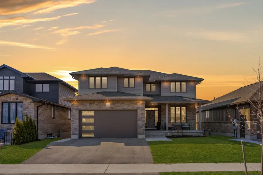 70 Rea DR, Centre Wellington, ON N1M 0H5