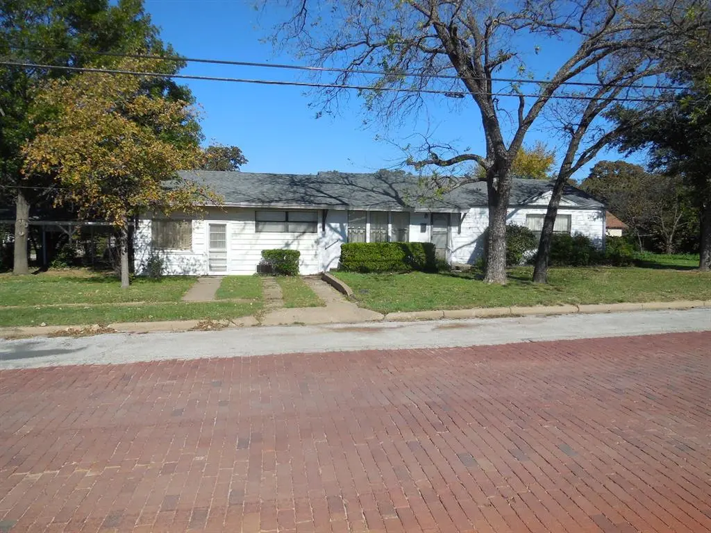 1003 W Plummer Street, Eastland, TX 76448