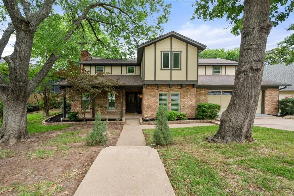 1404 Creekford Drive, Arlington, TX 76012