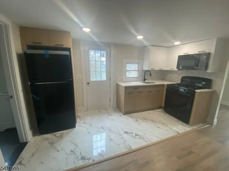 323 Rutherford Ave #4, Franklin Boro, NJ 07416