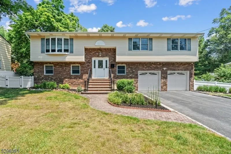 73 E Mcclellan Ave, Livingston Twp., NJ 07039