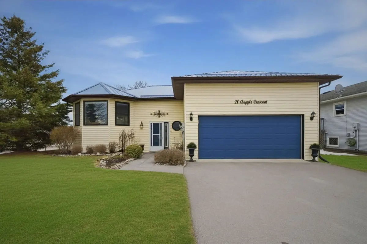 20 Argyle CRES, Prince Edward County, ON K0K 2T0