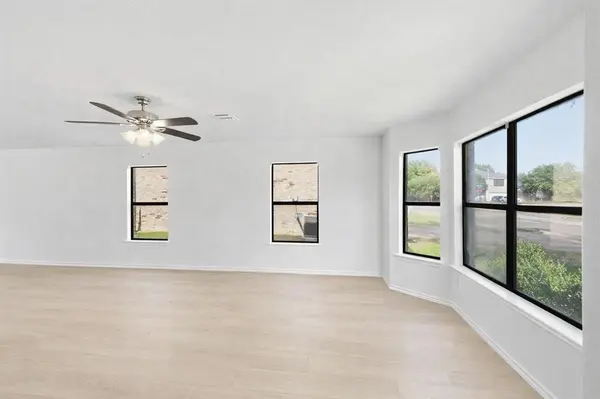 7604 Amsterdam Lane, Arlington, TX 76002