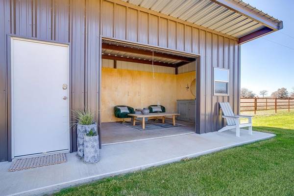 127 Captain Lane,  Weatherford,  TX 76087