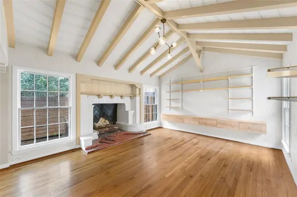 311 N Tennant Street, Dallas, TX 75208