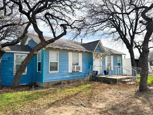 2007 Avenue E, Cisco, TX 76437