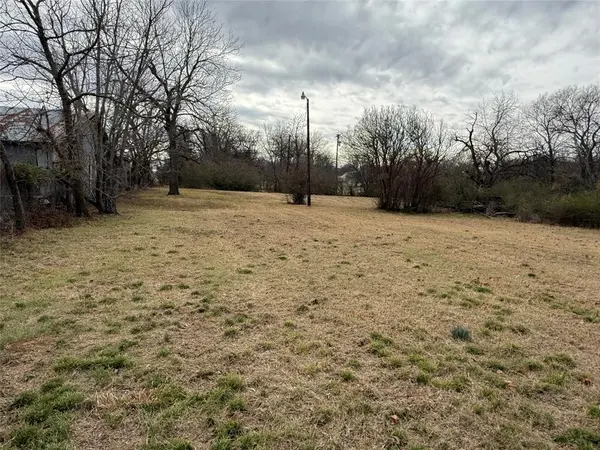 228 E Nelson Street, Denison, TX 75021