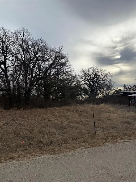 5905 Arrowhead Drive, Granbury, TX 76048